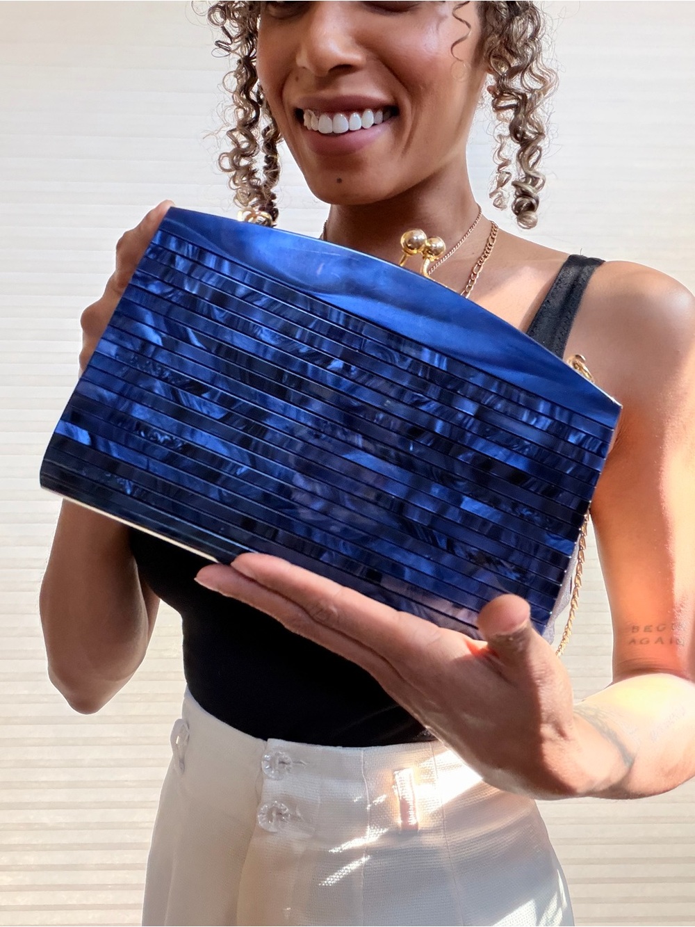Vintage Blue Lucite Clutch Mother of Pearl Effect Hard Case Evening Bag - Picture 4 of 15